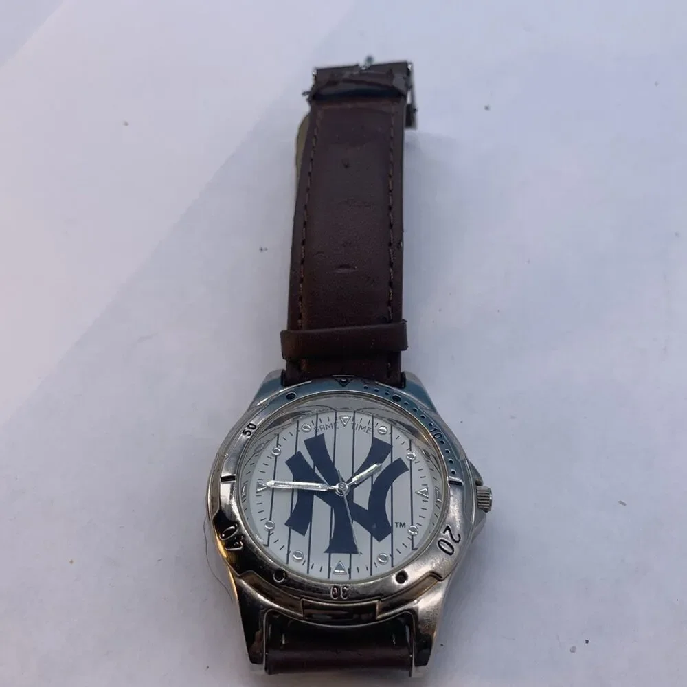 Game Time NY Yankees Watch (O-12)